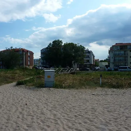 Апартамент Villa Lozenets Лозенец